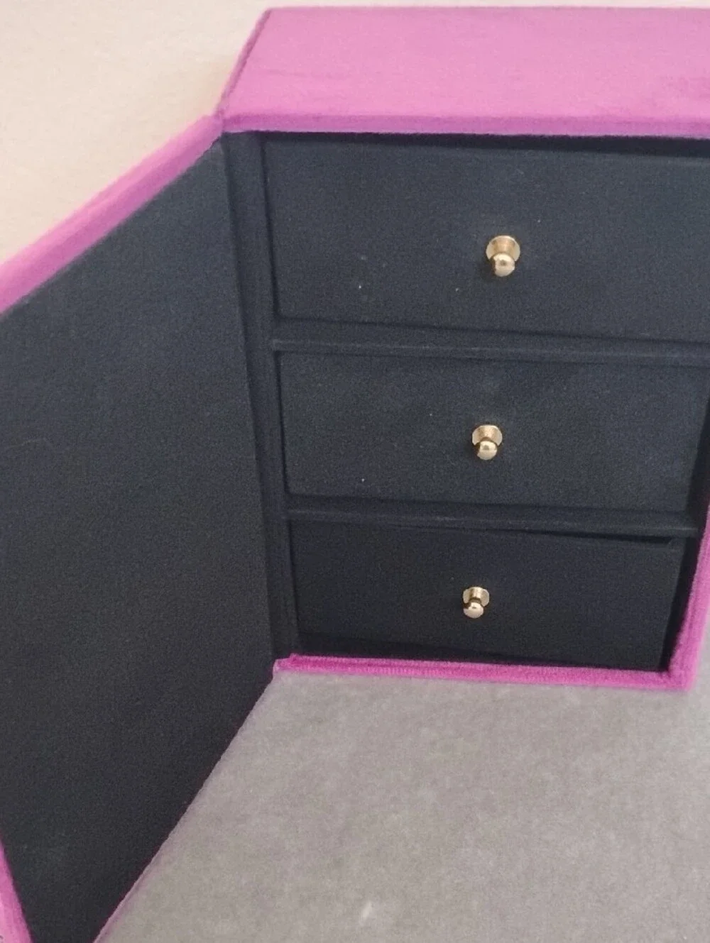 NWT Pink /Purple Velvet Jewelry Box with Gold Accent